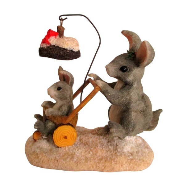 Charming Tails Silvestri "Christmas Stroll" Rabbit Figurine  - Vintage Collectib - Picture 1 of 5